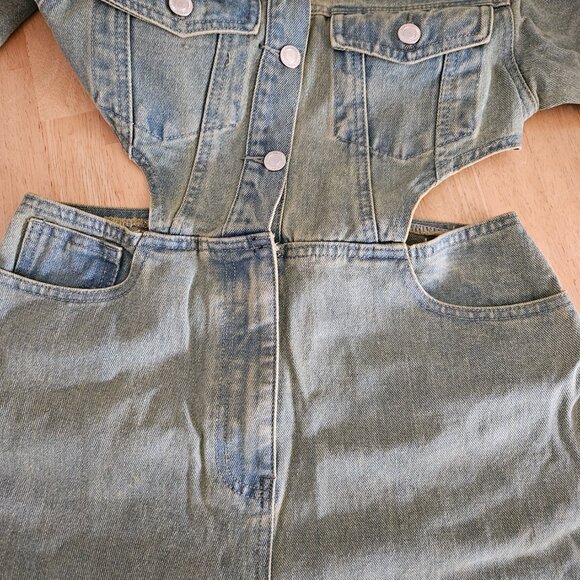 PrettyLittleThing PLT Petite Vintage Wash Denim Cut Out Waist Jumpsuit -US 4 NWT - Picture 9 of 10